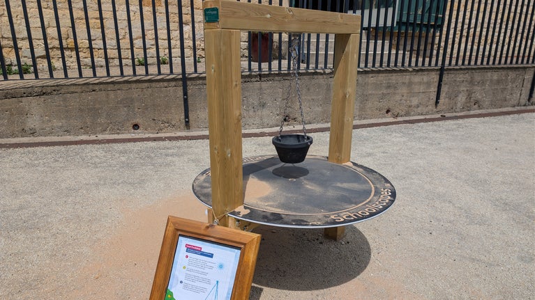 A sand pendulum in the courtyard at Woolsthorpe.